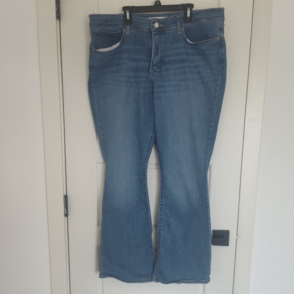 Signature by Levi Strauss Medium Blue Flare Jeans
